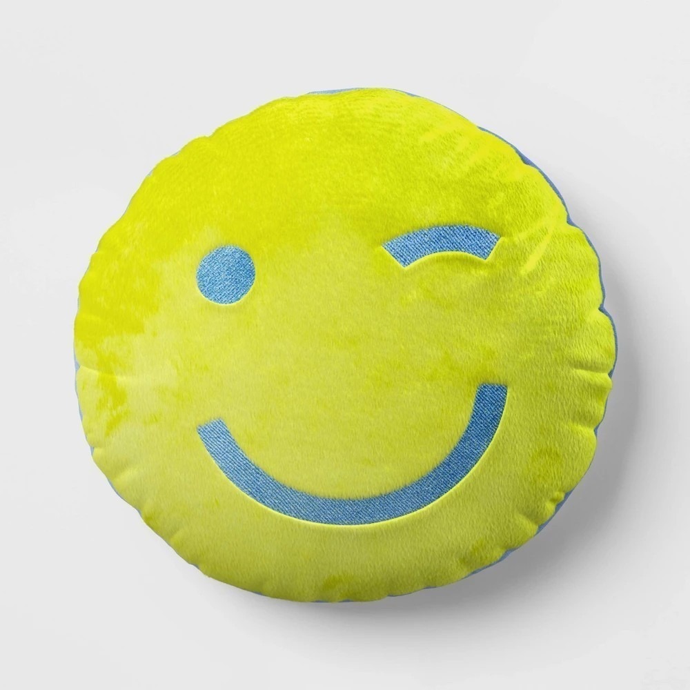 Room Essentials‎ Smiley Face Throw Pillow 15 Inch Plush Emoji Cushion NEW